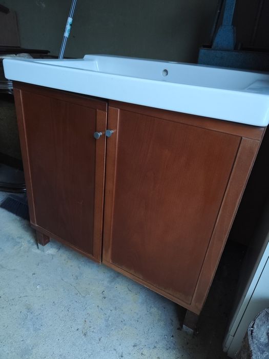 Lavatório casa de banho com móvel