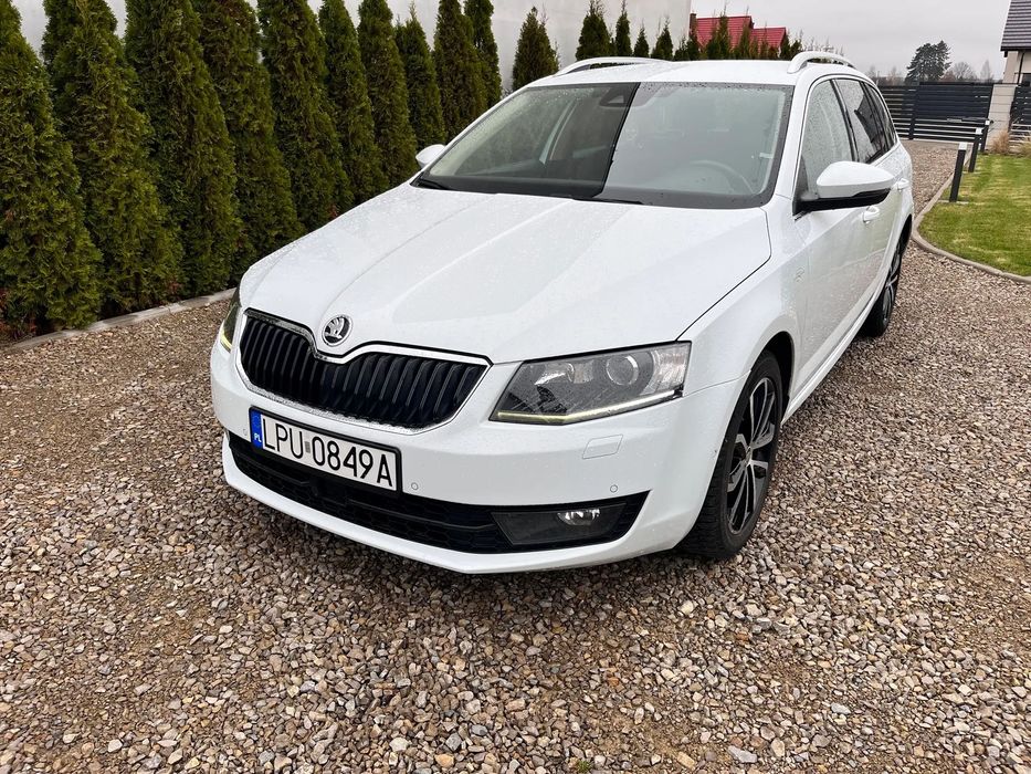 Skoda Octavia 2.0 TDi 150KM DSG Laurin&Klement biała perła