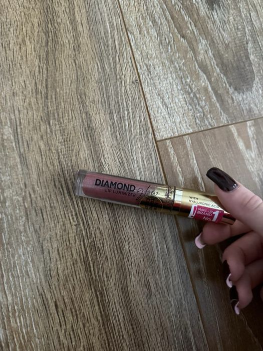 Eveline glow up luminizer Błyszczyk do ust z kwasem hialuronowym