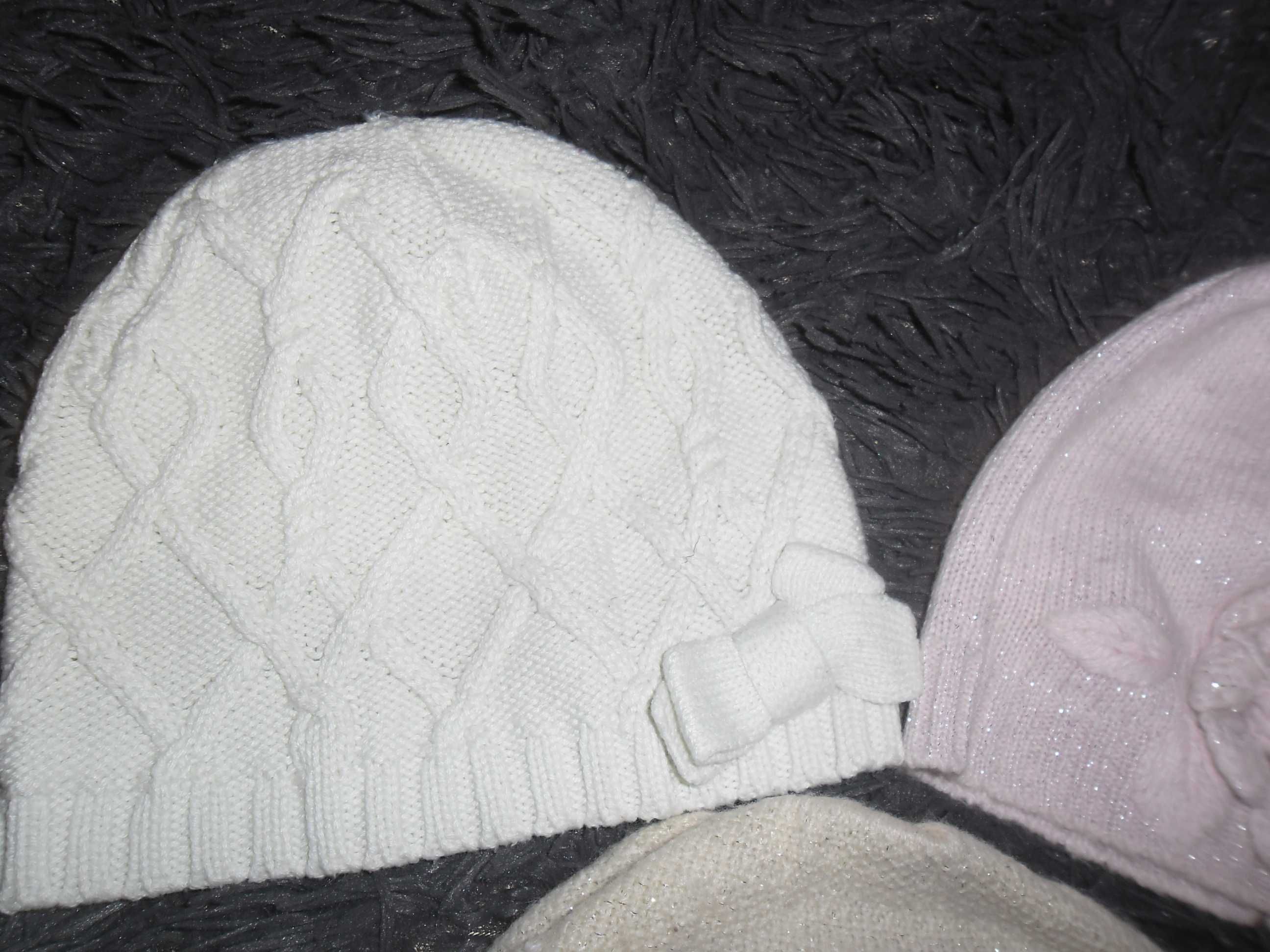 H&M 3 pak czapek z kokarda, z kwiatem srebrna nitka 104/116