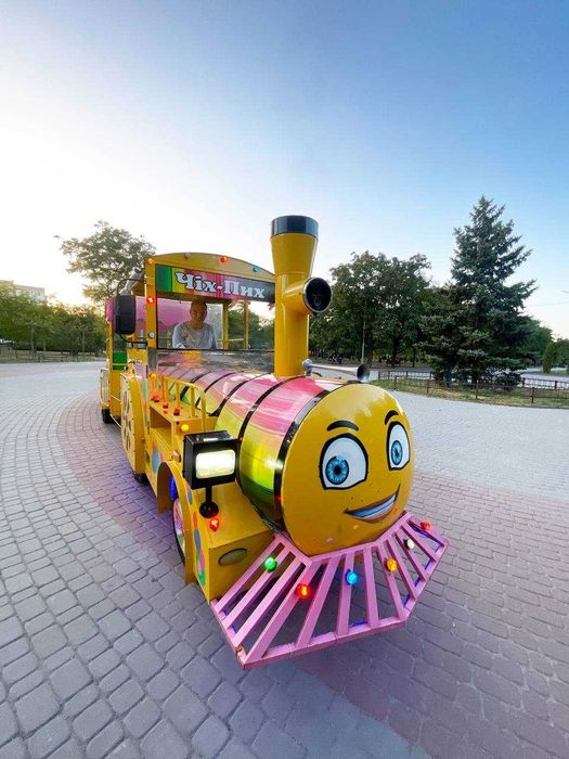 Аттракцион, атракціон паровозик, паровоз, поїзд, потяг