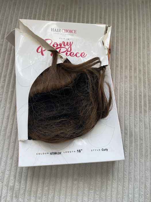 Doczepiana peruka włosy brązowe kręcone