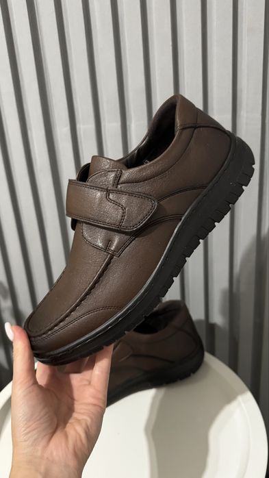 Шкіряні туфлі. Нові