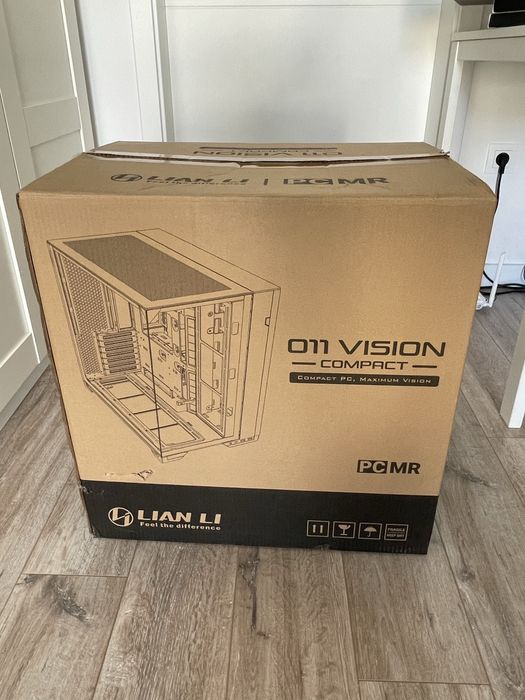 Komputer Rtx 4060 ryzen 5 7500f Ram 32GB DDR5 1TB Lian li o11 visison