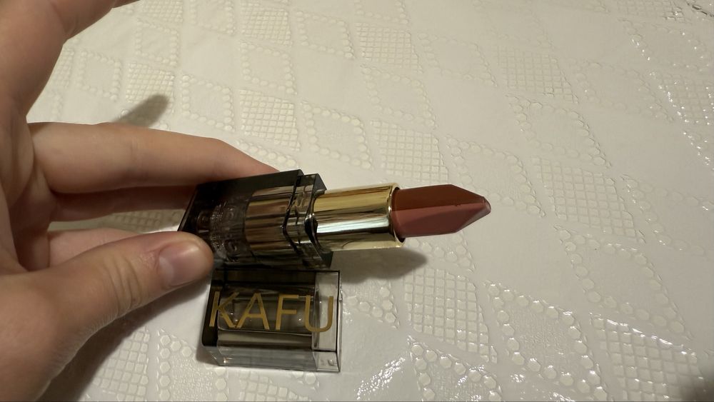 Тіні,помада NYX,the Balm,Huda Beauty