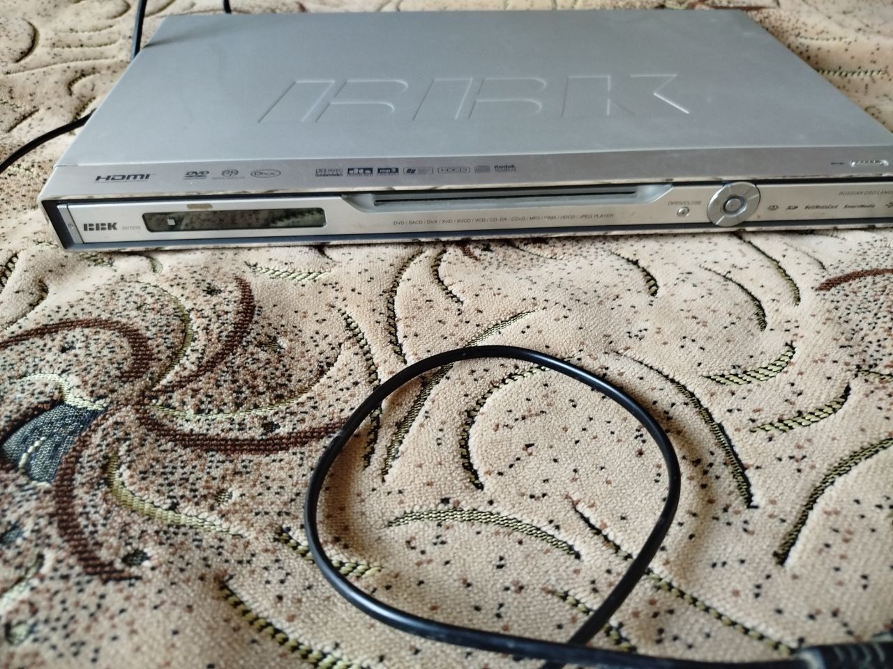 DVD плеєр BBK DV138SI