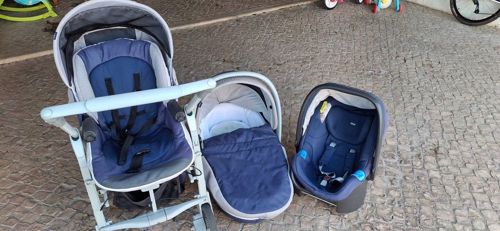 Carrinho de Bebé Trio Chicco como novo.