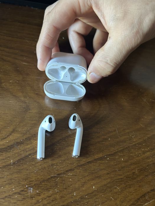 AirPods 2 (2019)