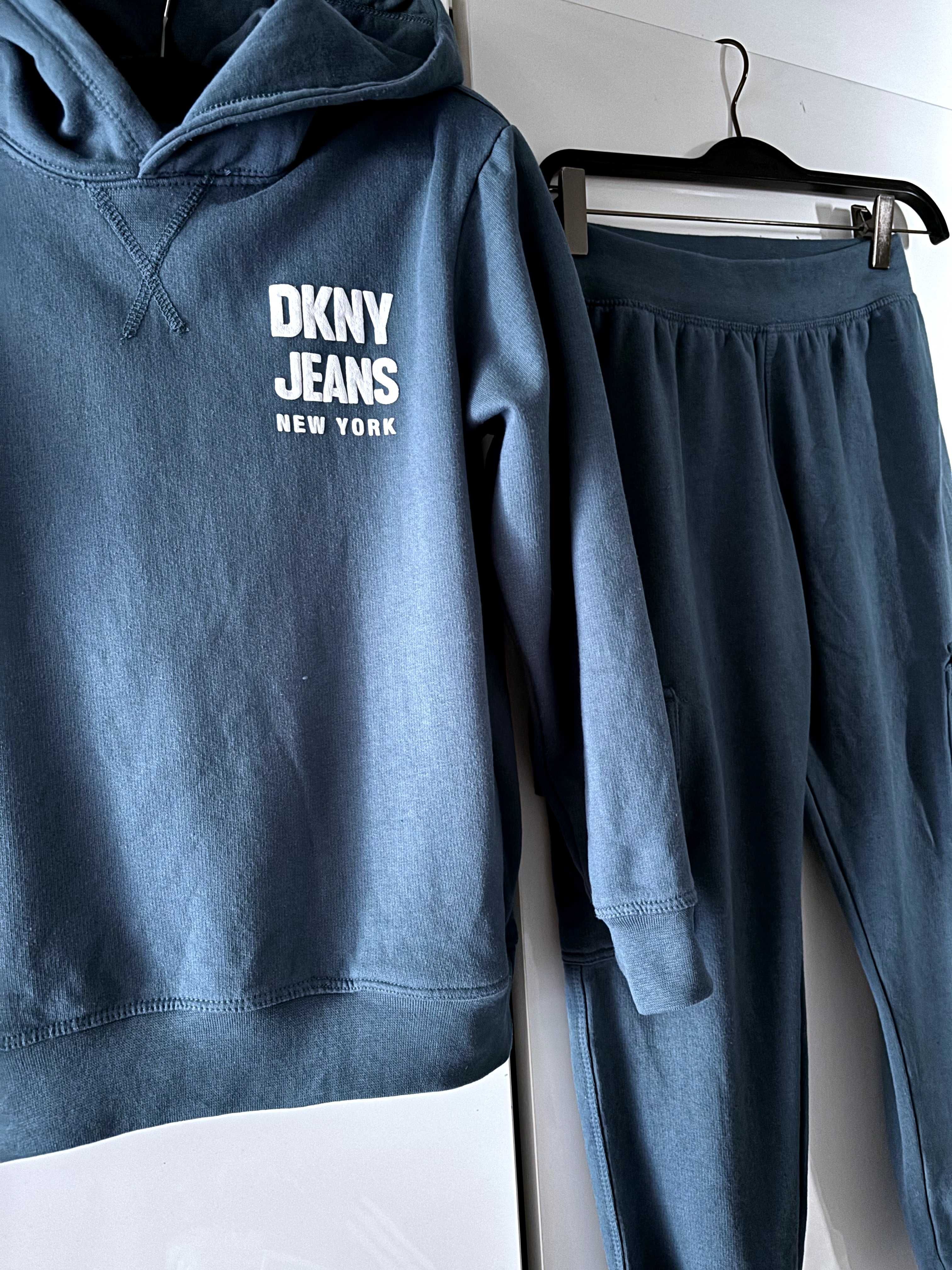 Dres bluza i spodnie z kieszeniami DKNY Jeans NOWY, 134 140