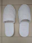 Chinelos brancos novos