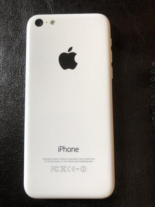 iPhone 5S Gold, iPhone 5C Blue, iPhone 5C White