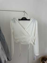 біла блуза