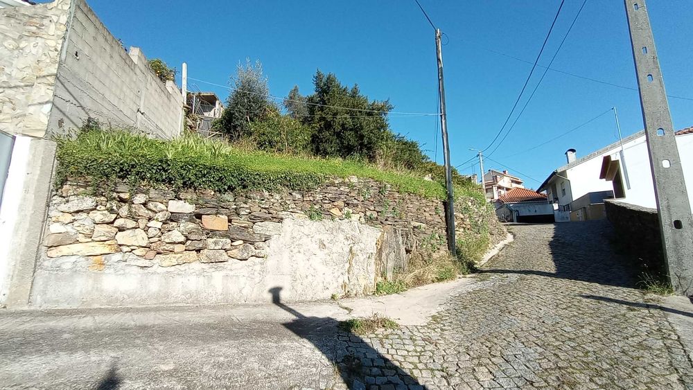 Terreno com vista de Rio