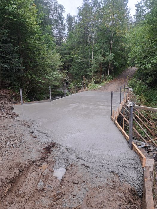 Послуги ескаватора і самосвала Микуличин