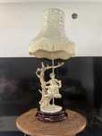 Lampa rocznik 1983 Florencja B. Merli-Capodimonte figurka na hustawce