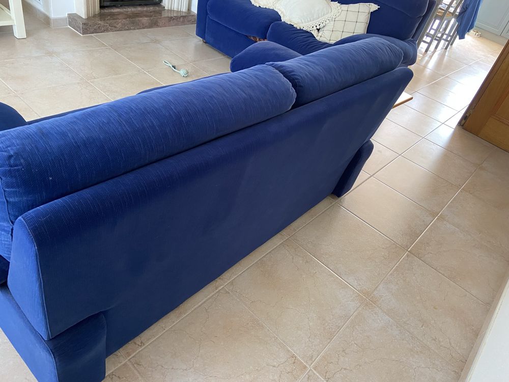 Sofa azul escuro 2 lugares