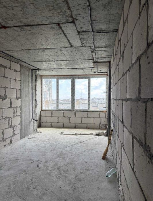 Продам 4-кімнатну квартиру, Грушевського 110