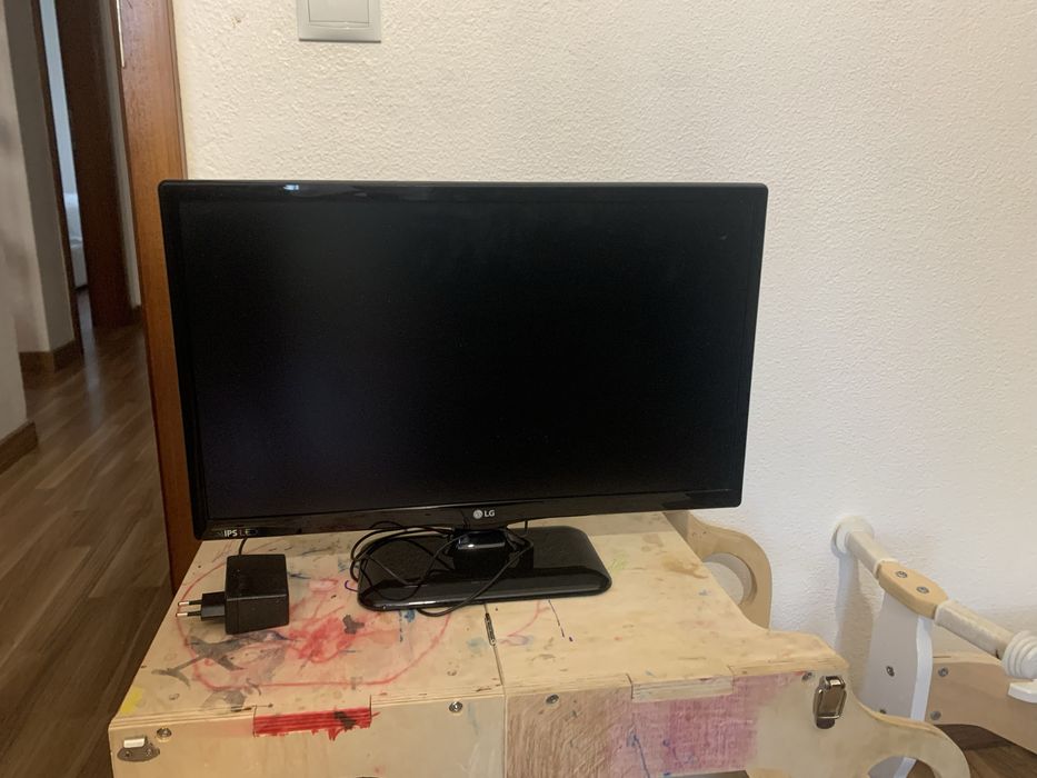TV 22" LG-22MT47DC (nao e smart Tv)