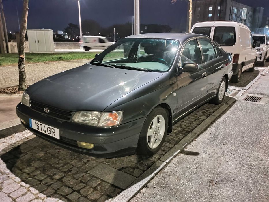 Toyota Carina E Gli 1.6 sedan