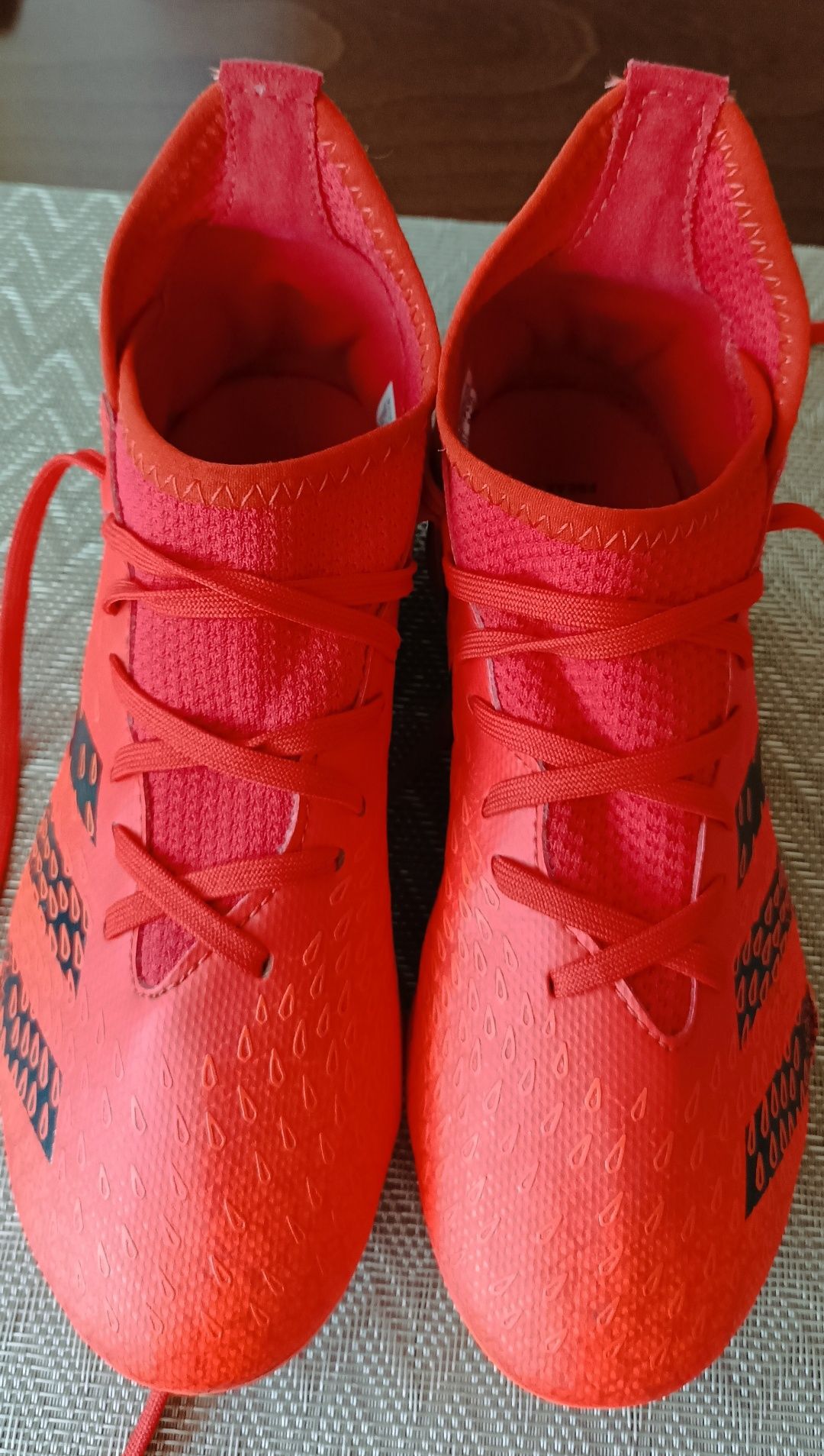 Buty piłkarskie Adidas Predator rozmiar 33