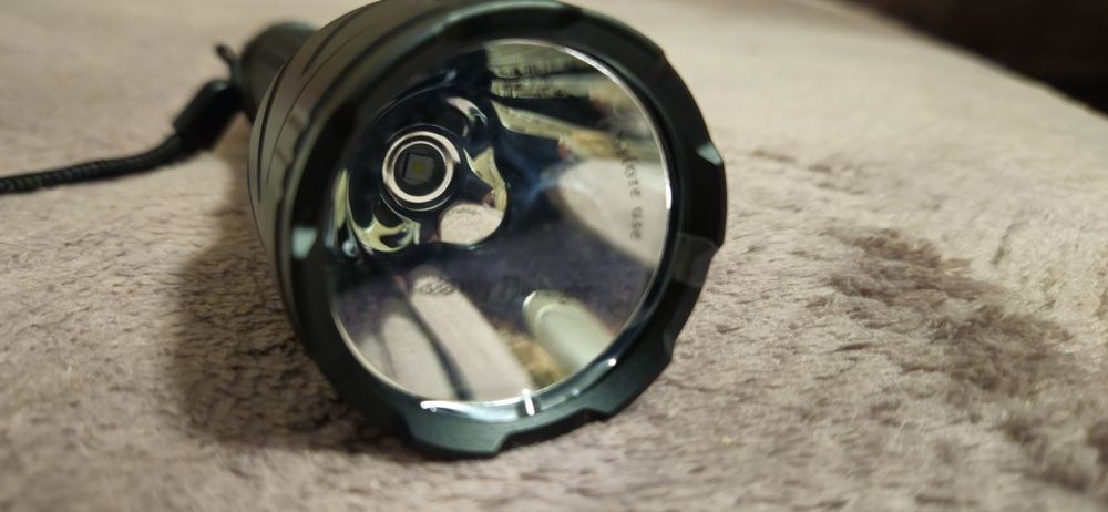 Nowa latarka Convoy M21E, szperacz, dioda SFT-25R, akumulator 5800mAh