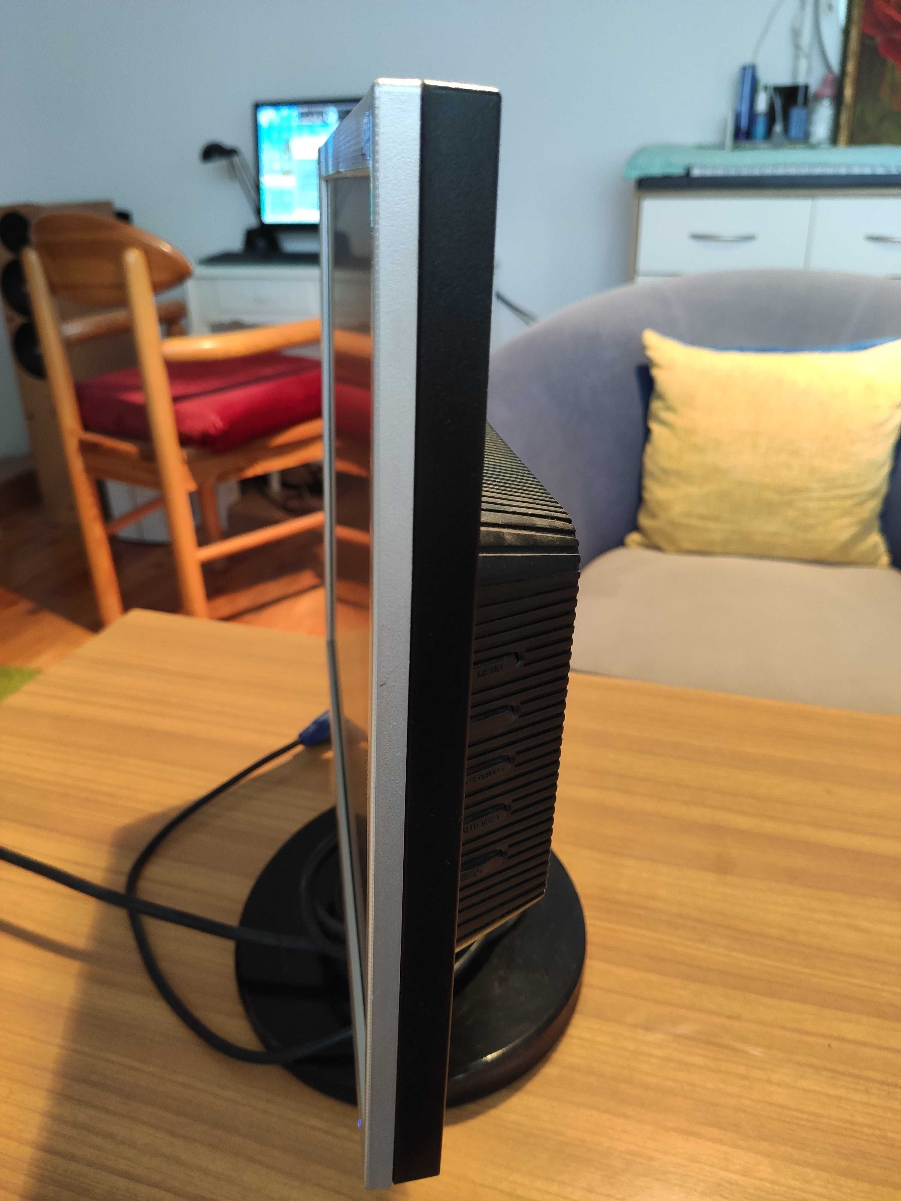 Monitor LG do komputera VGA 4:3 L1753SQ