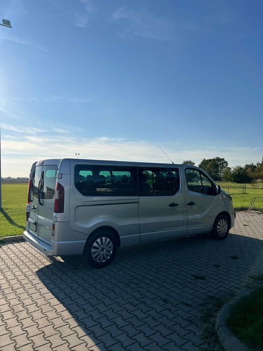 Wynajem Samochodów Dostawczych i 9 Osobowych Wypożyczalnia Aut