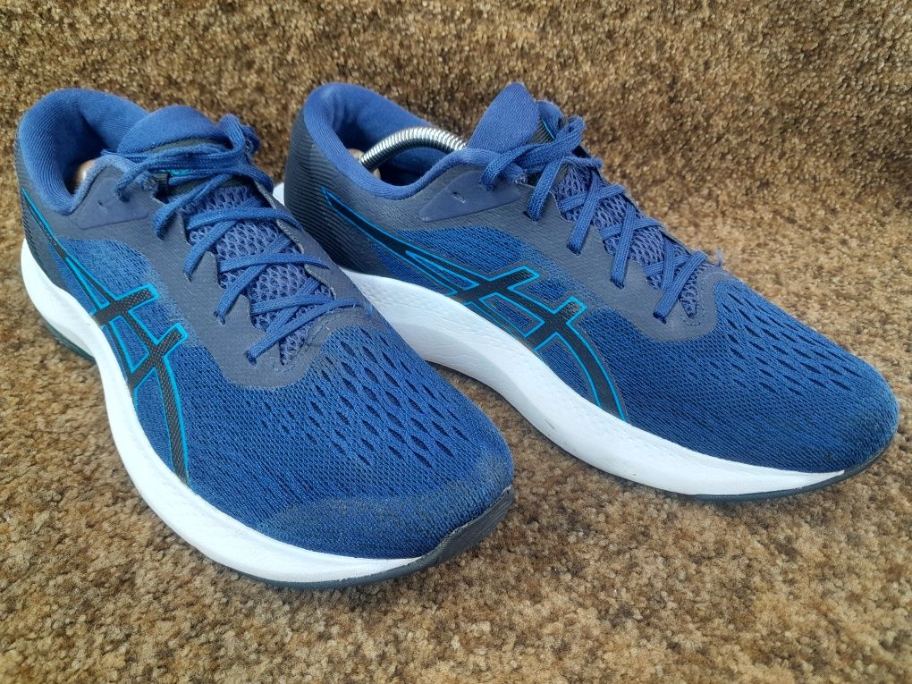 Кросівки літо оригінал Asics 42 розмір.