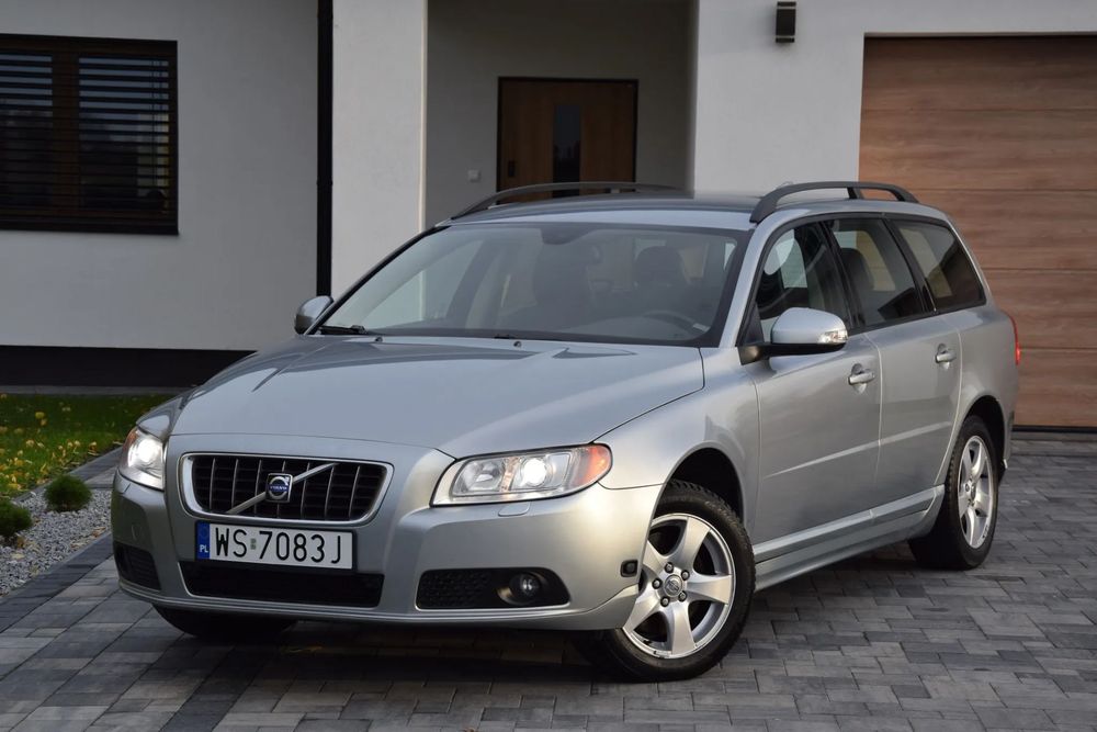 Volvo V70 2,5T 200KM Automat Xenon PDC PółskóryGrzane Hak Tempomat Nowy Rozrząd!