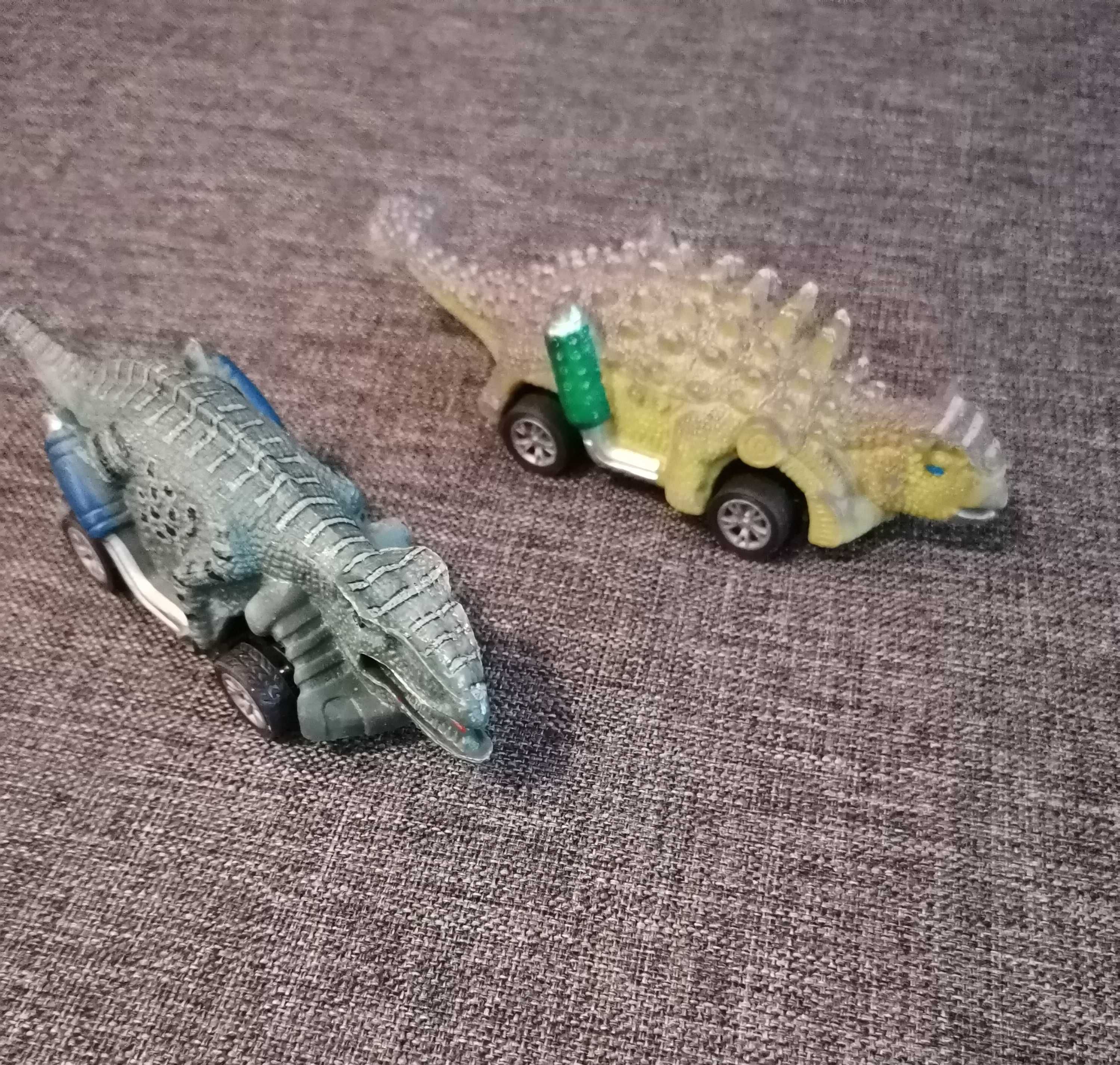 5 aut dinozaury bdb