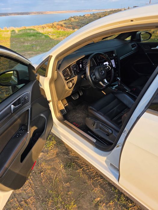 Гольф 7.5 GTI 2018 року