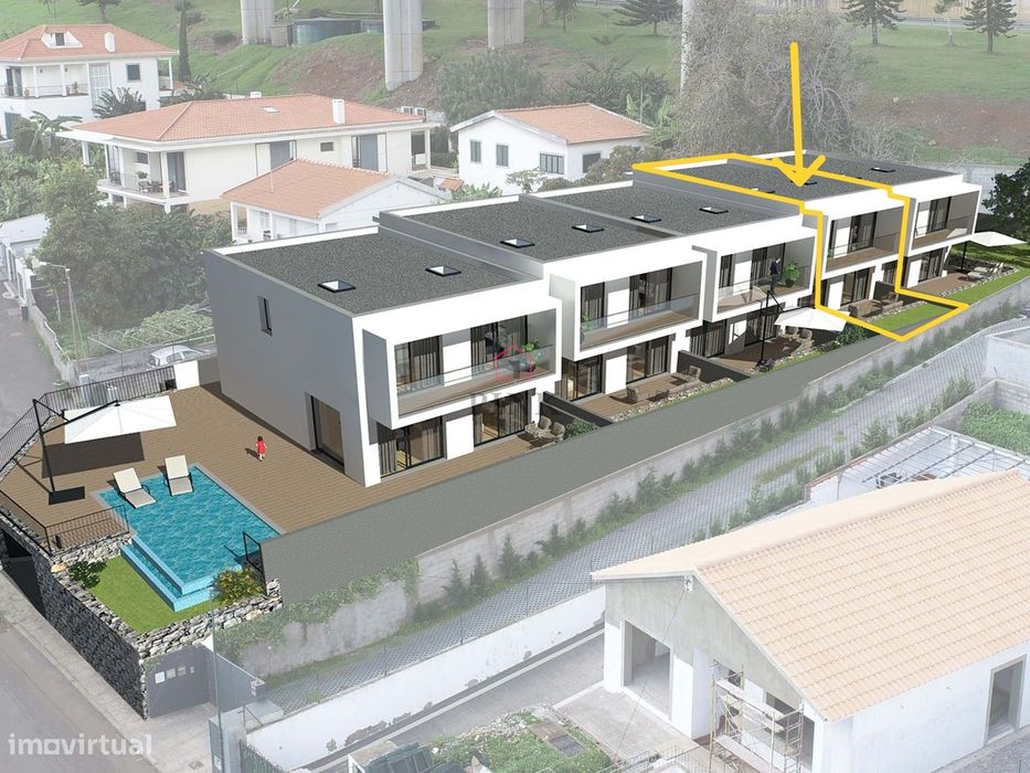 Moradia em Banda - T3 - Funchal