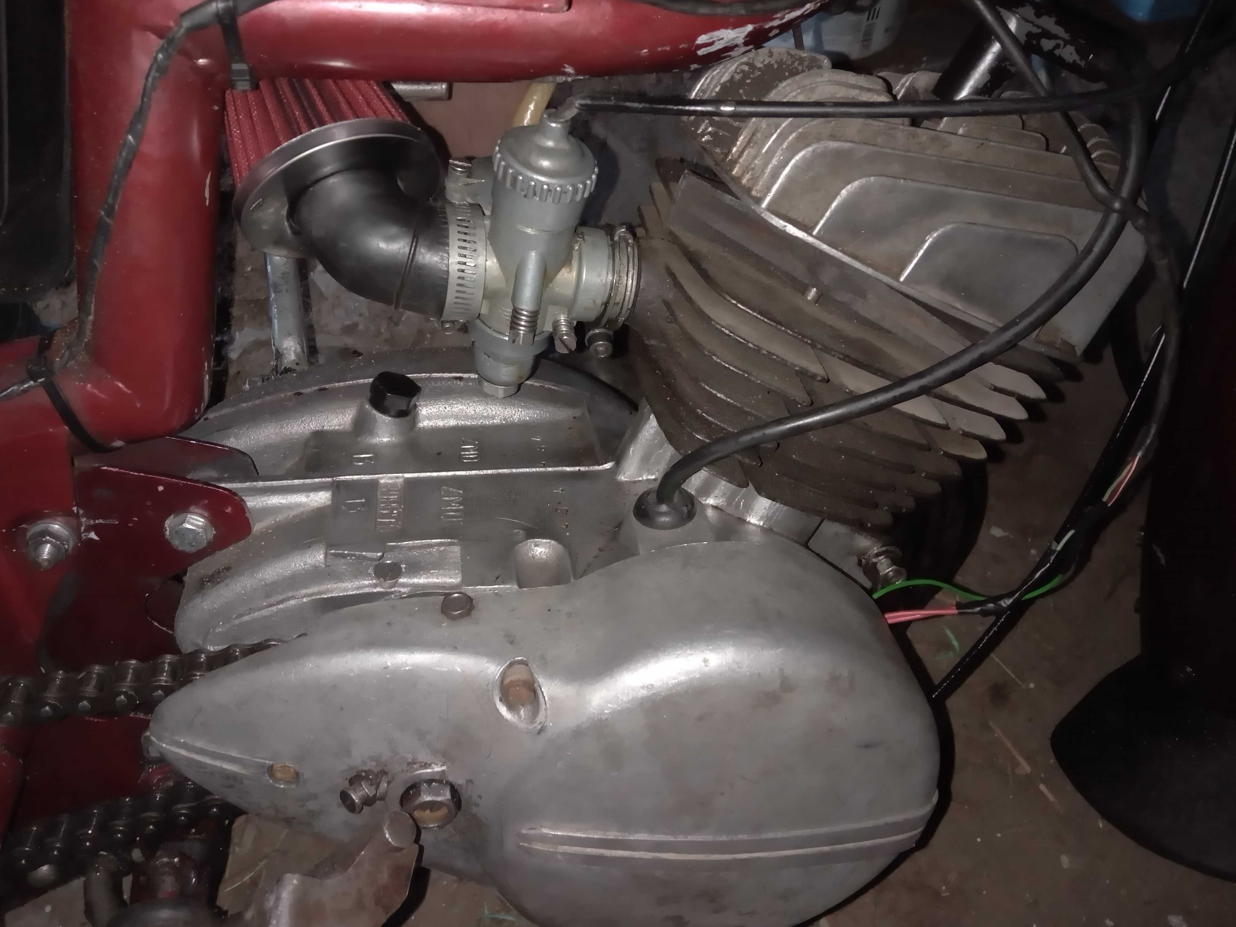 Wsk 125 silnik na chodzie jeżdżący wszystko działa stan bdb