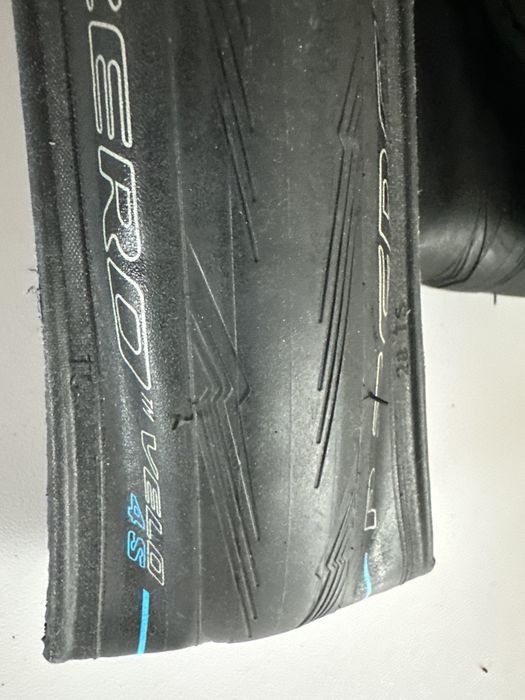 Opony Pirelli Velo 4s w rozmiarze 28