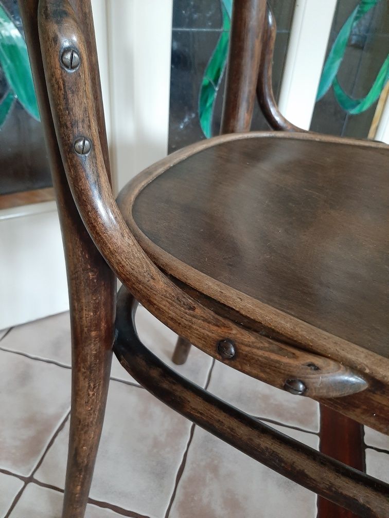 100-letnie krzeslo lite drewno