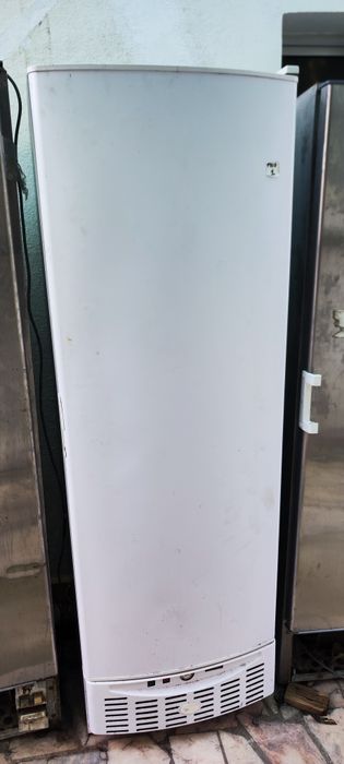 Arca vertical congeladora