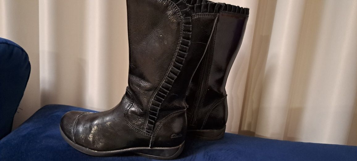 Sprzedam kozaki dla dziewczynki Clarks rozm. 27 ok. 18 cm