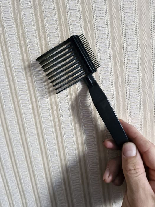 Гребінь барберський