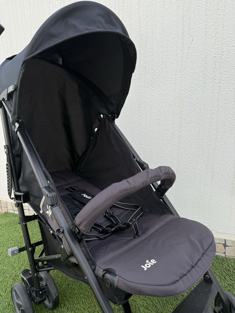 Carrinho de passeio Joie em óptimo estado