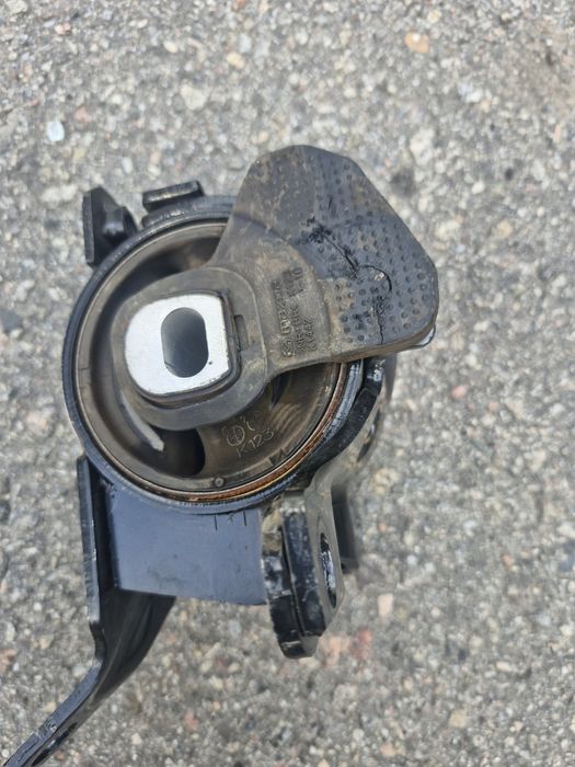 Подушка коробки КПП , Нижня подушка mazda cx 5 2017 -