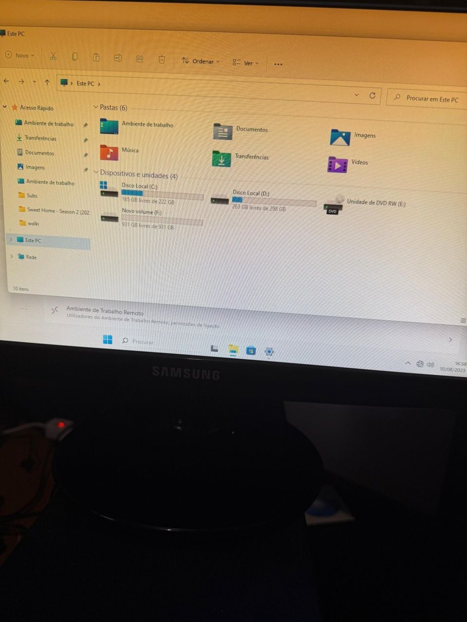 Computador fixo, com rato , teclado e monitor
