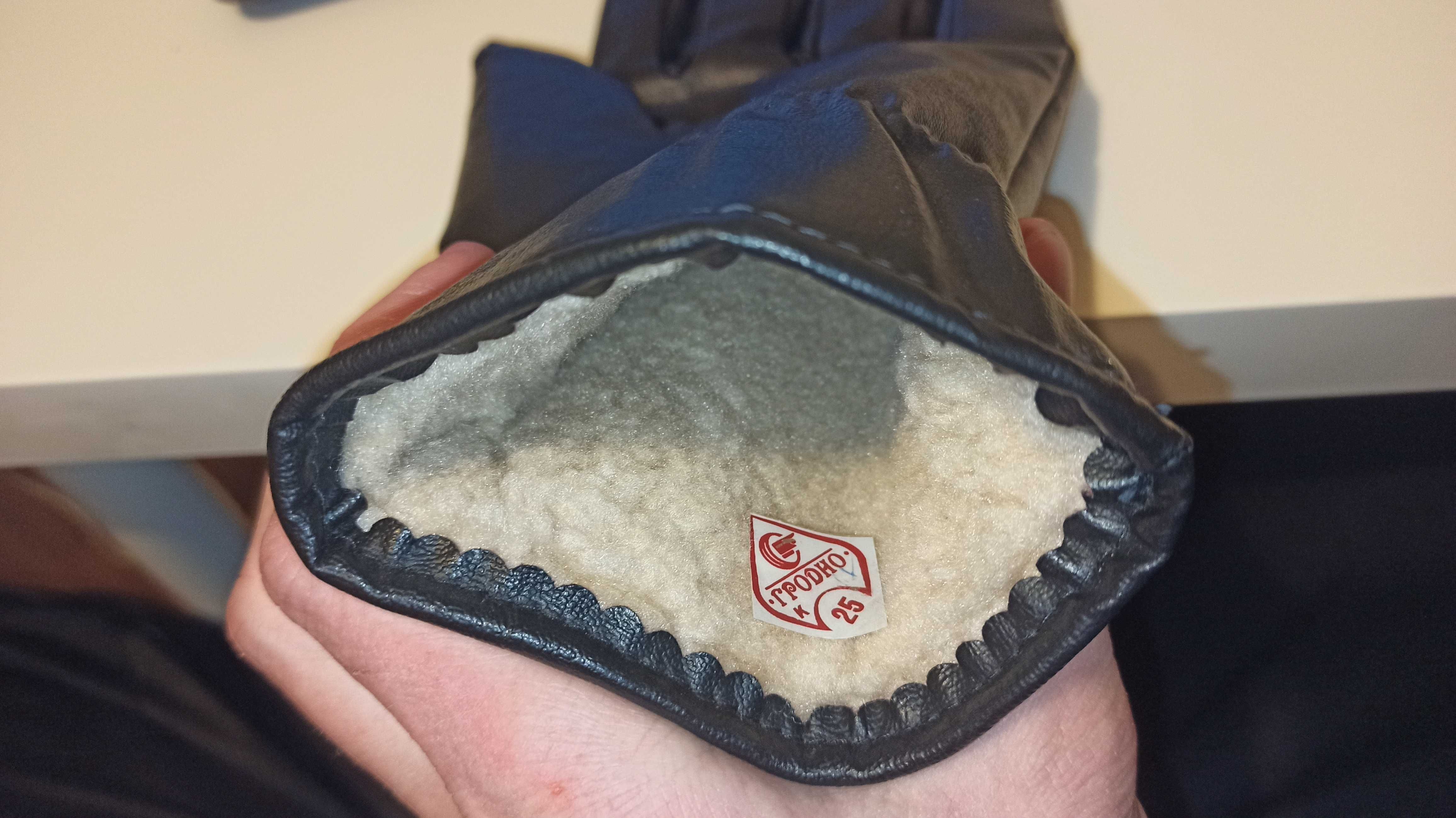 Ok 40-letnie czarne skórzane rękawiczki w bdb stanie