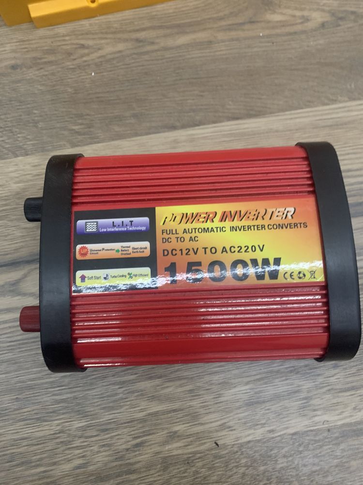 Инвертор Power Inverter 12V 220V 1500W