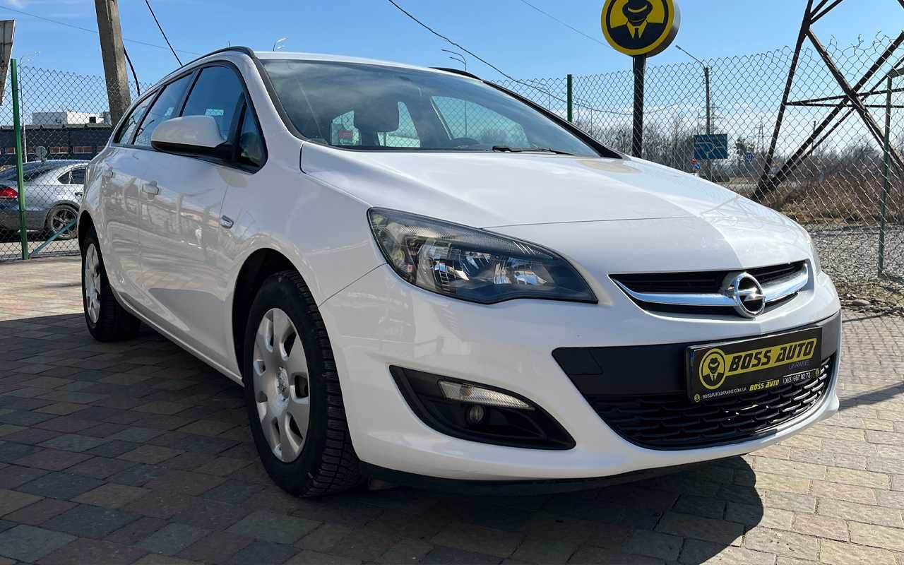 Opel Astra Sports Tourer 2014
