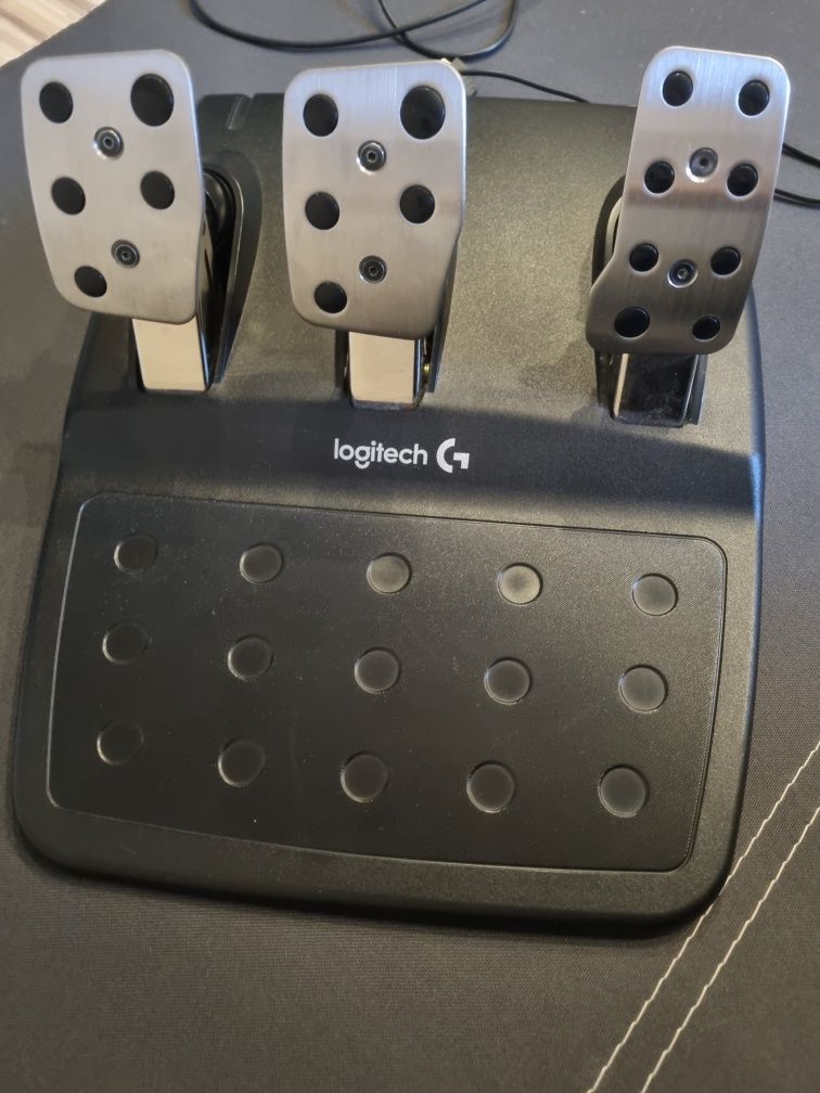 Sprzedam kierownice Logitech G920