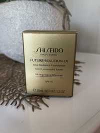 Shiseido . Тональный крем.