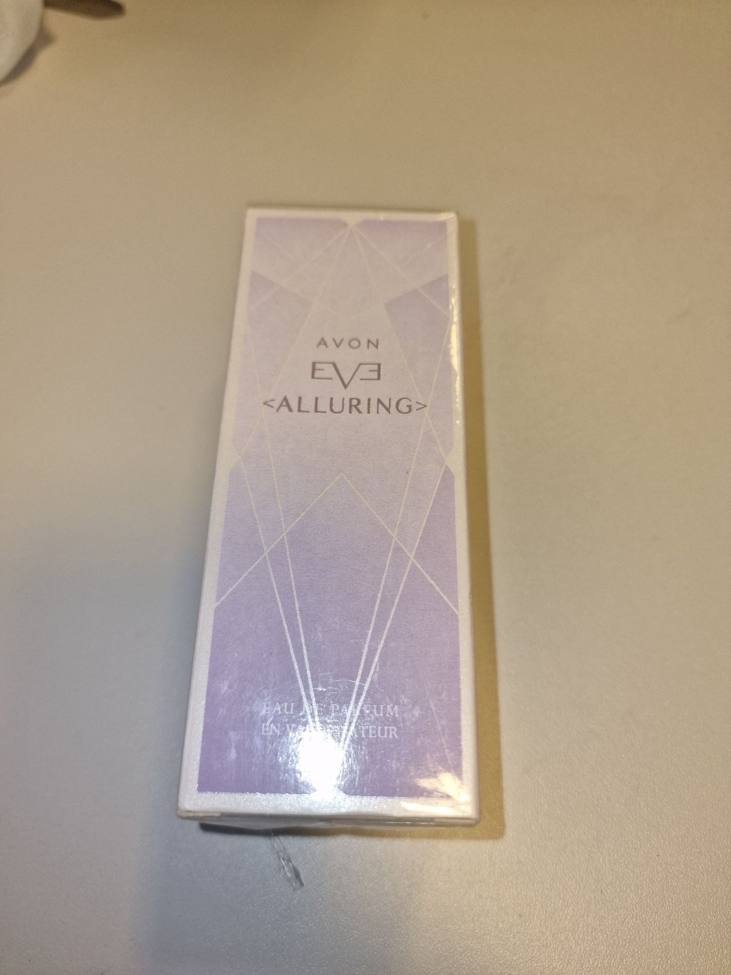 Eve Alluring unikat od Avon