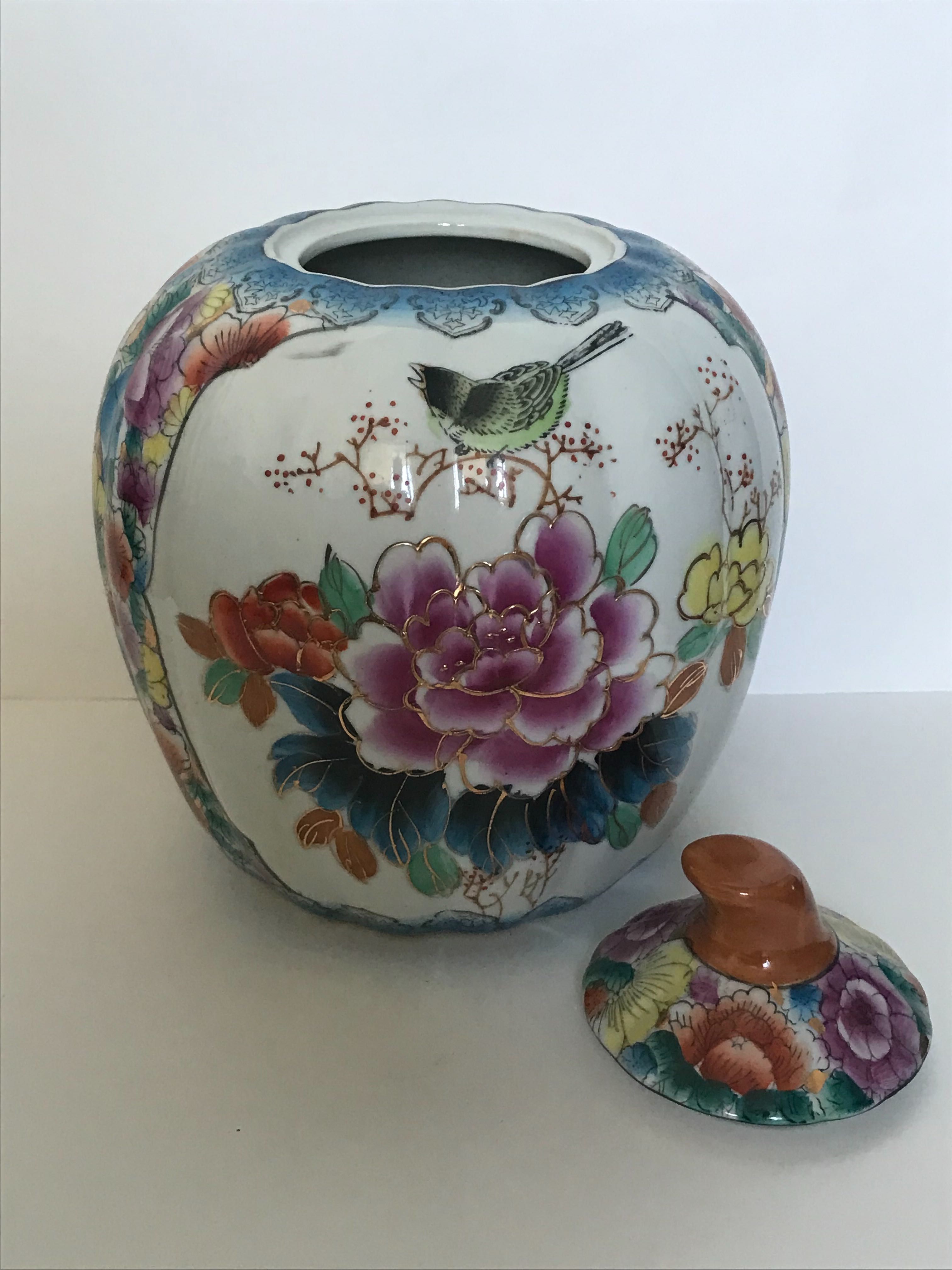 Винтажная китайская фарфоровая ваза с крышкой