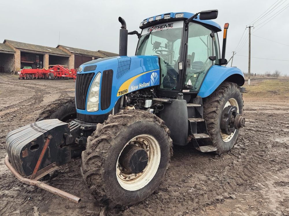 New Holland T8050