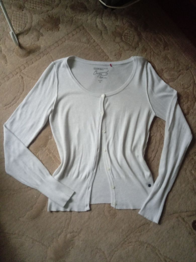 Biały sweterek - rozmiar M; Essentials